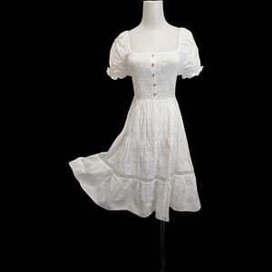 🍏🍏🍏 White 100% Cotton Square-Neck Smocked Midi Dress with Puff Sleeves